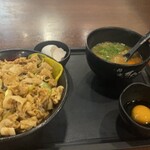伝説のすた丼屋 - 