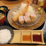 かつ泉 - 上ひれ２枚と海老ふらい定食