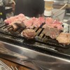 そこに肉はあるんか