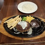 ロイヤルホスト - 白米と、黒✕黒ハンバーグのガーリッククリームソースです。