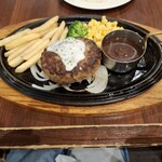 ロイヤルホスト - 黒✕黒ハンバーグの、ガーリッククリームソースです。