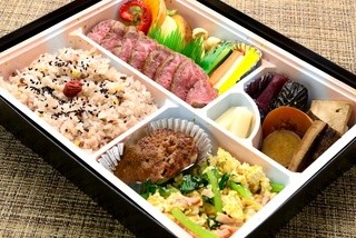 h Ginza Waen - 【銀座和縁特製ステーキ弁当】 2,160円～ご用意しております。会議・ご宴会に。要予約。