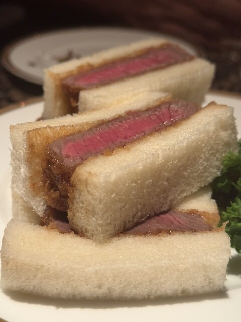 THE LION'S DEN photo 4