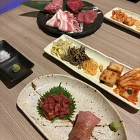 近江うし 焼肉 にくTATSU 青山本店 - 