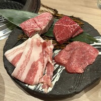 近江うし 焼肉 にくTATSU 青山本店 - 