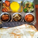 インド食堂 ふたば - まんぷくSETは3種選んでナンもライスも