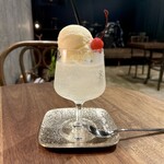 ELEVATY - White Cream Soda (JPY 750)