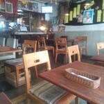 インド食堂 ふたば - すごく自由が丘っぽいなと思った店内