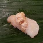 寿司 いずみ - ミル貝卵のせ