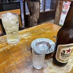 やぶ屋 - サッポロラガー大瓶 750円、デュワーズハイボール大 780円