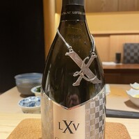 鮨 由う - 