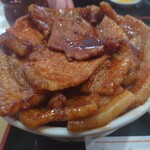 ぶた丼のとん田 - 拡大