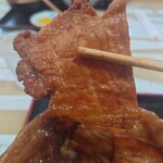 ぶた丼のとん田 - ロース肉はしあげ