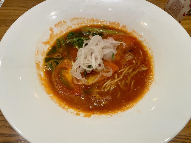 真っ赤ならーめん とまこ 三宮センタープラザ店 - 神戸三宮（阪急