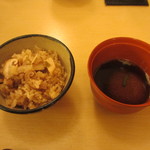 貴馳走坊 あ・うん - 松茸の土鍋ご飯に赤出汁