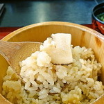 潯陽楼 - 御櫃には、茶碗2杯分のご飯が入っています。