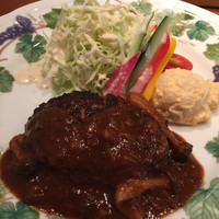 ステーキ 鉄板焼き Teppan&grill R 心斎橋 - 少しレアなハンバ〜グ♫