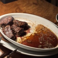 カルネジーオ イースト - 