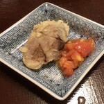 天ぷら ひさご 大崎店 - 鹿肉の天ぷら。トマトのマリネ？かな。