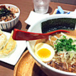 麺屋 燕 - 燕こく味噌ラーメン　800円+ミニチャーシュー丼と餃子3個　300円