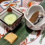 神楽坂 九頭龍蕎麦 - 左上の器の上に付けてあるのが汐ウニ