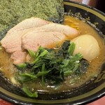 横濱家系ラーメン 鈴木家 - 