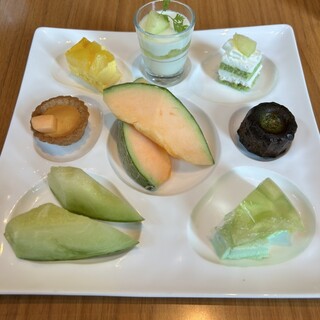 食べちゃう XEX ATAGO GREEN HILLS 【フレッシュメロン食べ放題】PIZZAや