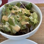 ベーカリーレストラン グランシャリオ - サラダにはサウザンアイランドドレッシング