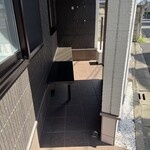 とんかつ成蔵 - ここのベンチで待ちます