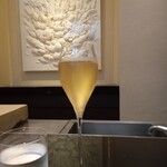 日本料理 晴山 - 乾杯のシャンパン