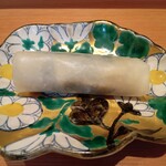 日本料理 晴山 - 淡路甘鯛の北京ダック風（松笠焼き入り）