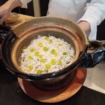 日本料理 晴山 - 土鍋ご飯（しらすと銀杏）