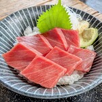 光る海 - 本マグロ中トロ丼