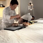 ISSEI YUASA - 内観(シェフ)