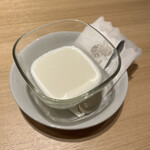 茶薫小籠包飯店 - 杏仁豆腐　セット+¥400