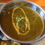 プラカシ - カレーは、ホウレンソウを選びました。比較的、日本人のクチに合う調合のようです。