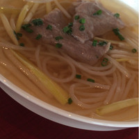 広東料理 センス - クリアビーフンスープ  牛肉と共に