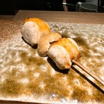 炭割烹 新谷 - 熊野地鶏の胸肉と岡山県産マッシュルーム