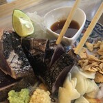 藁焼 このか - 間に薬味入れる（とても分厚い）