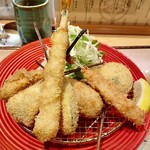 東京恵比寿 串亭 - 特選串揚げ御膳の串揚げ7本…豚ヒレ、旬の鮮魚の鯵、海老、季節の野菜のズッキーニ、牛ミンチ、ズワイガニ、真丈