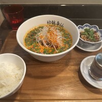 彬龍華 66 - 