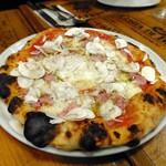 ピッツェリア パーレンテッシ - ●サルシッチャとマッシュルーム