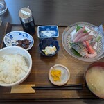 魚津丸食堂 - お米も美味しー