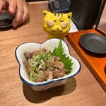 江坂海鮮食堂 はなれ おーうえすと - 牛すじポン酢　590円（税込）