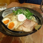 和風ラーメン　味たまご半玉増し