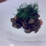 IL TEATRINO DA SALONE - ヤリイカのスミをつかったパスタ