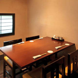 ご家族・お友達とゆったりテーブル個室