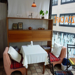 RIZZA & RIZZA CAFE_1