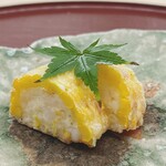 日本料理 久丹 - 芝海老の真薯を玉蜀黍で包んで揚げました