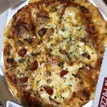 ピザーラ - 料理写真:とろけるチーズのクォーター